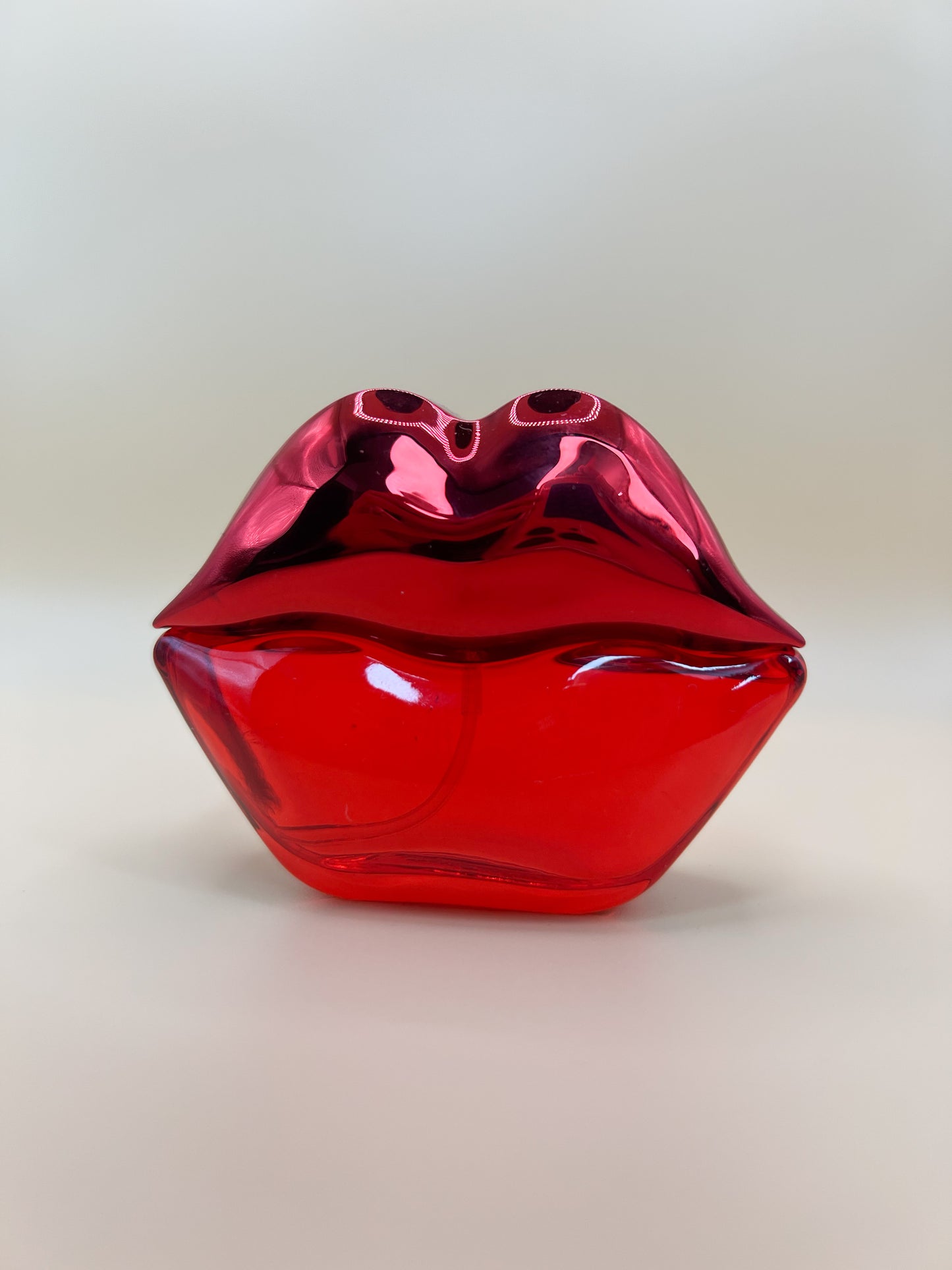 PERFUME KISS ME