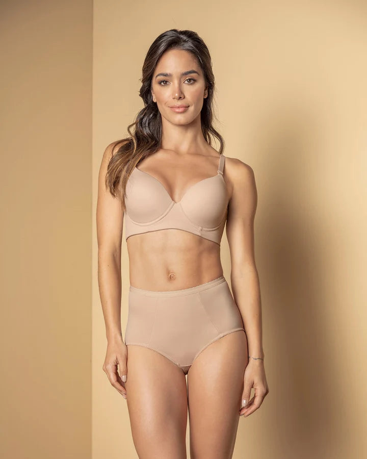 Panty clásico de control suave con excelente modelación