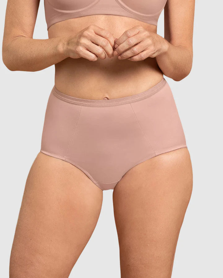 Panty clásico de control suave con excelente modelación